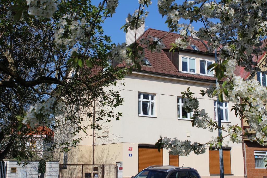 Pension Hanspaulka Прага Экстерьер фото